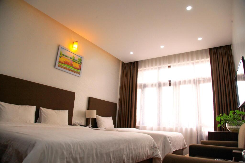 Хатинь: Binh Minh Hotel