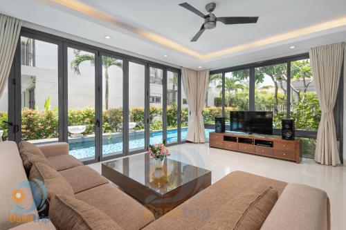 Дананг: Luxury Beach View Villa