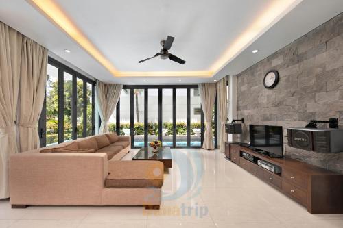 Дананг: Luxury Beach View Villa
