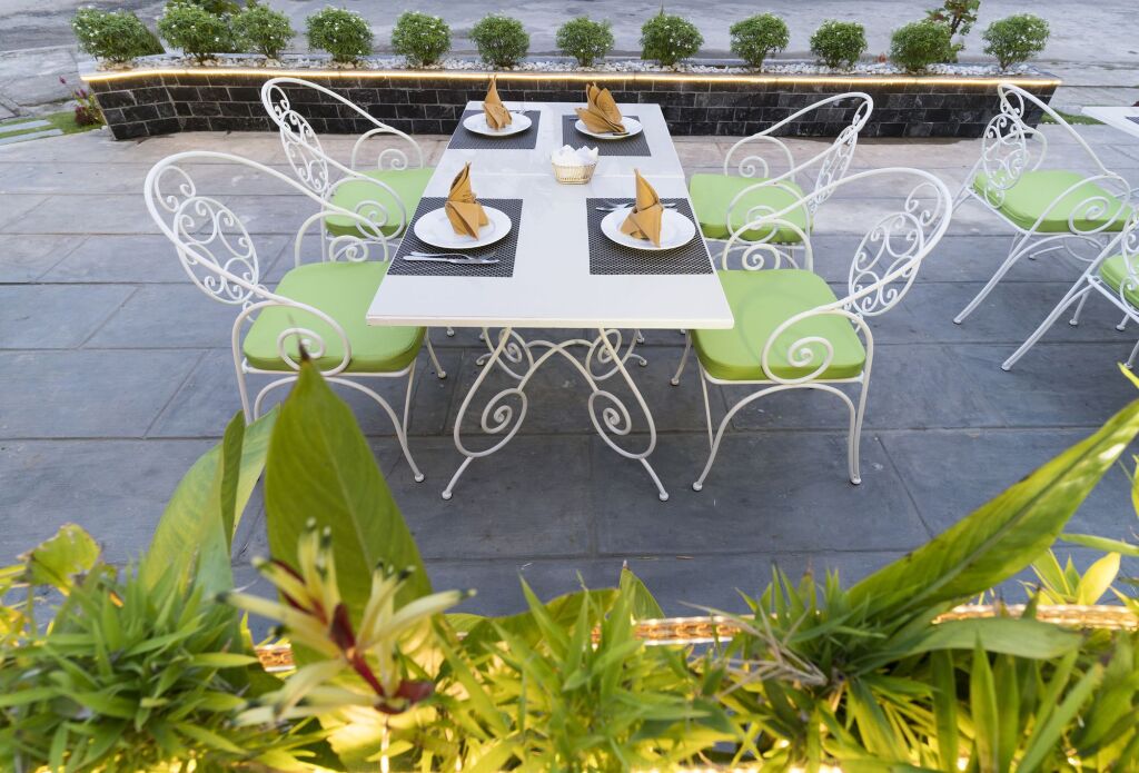 Хойан: Golden Bell Backpacker Hotel & Pool Bar