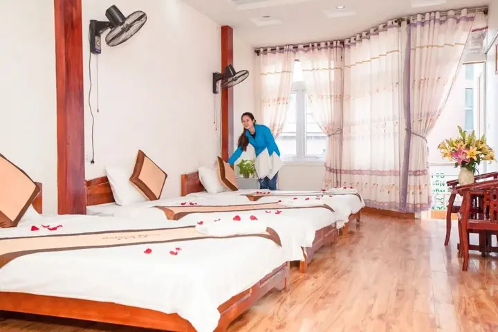 Халонг: Halong Party Hotel