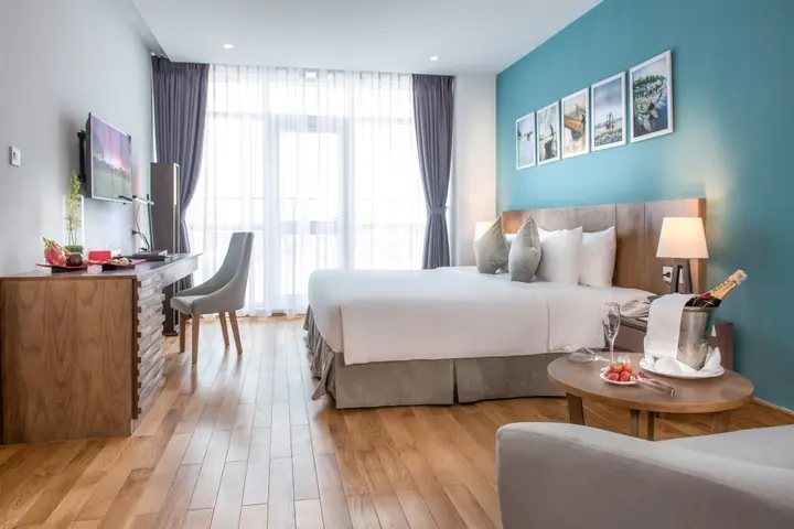 carousel image 4