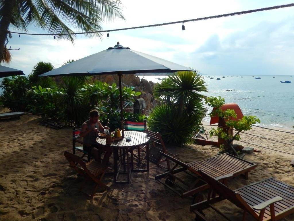 An Nhon: Big Tree Backpackers And Bistro