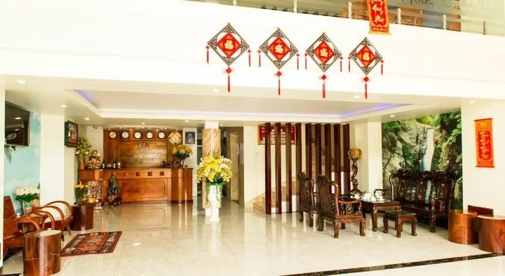 Хатин: Ha Tien Happy Hotel