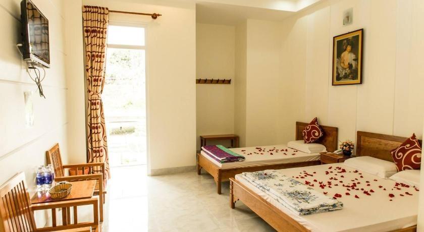 Хатин: Ha Tien Happy Hotel