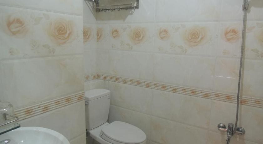 Хатин: Ha Tien Happy Hotel