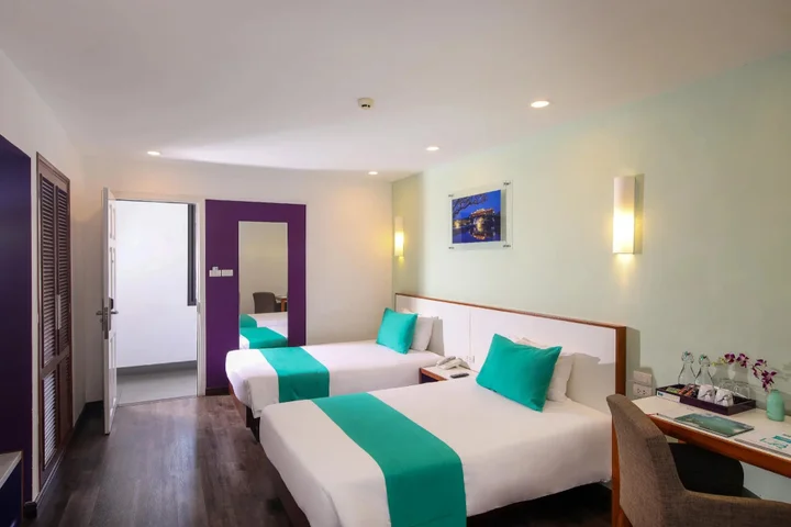 Хюэ: ÊMM Hotel Hue