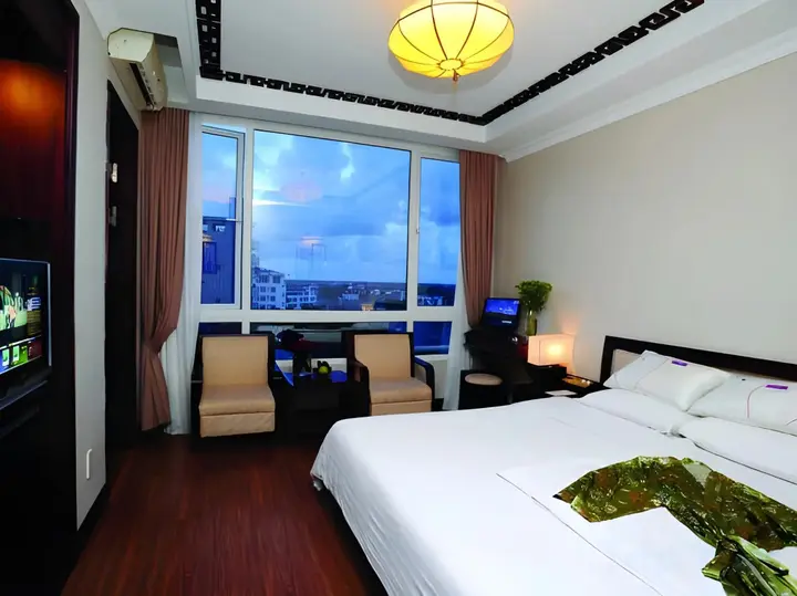 Хюэ: Orchid Hotel