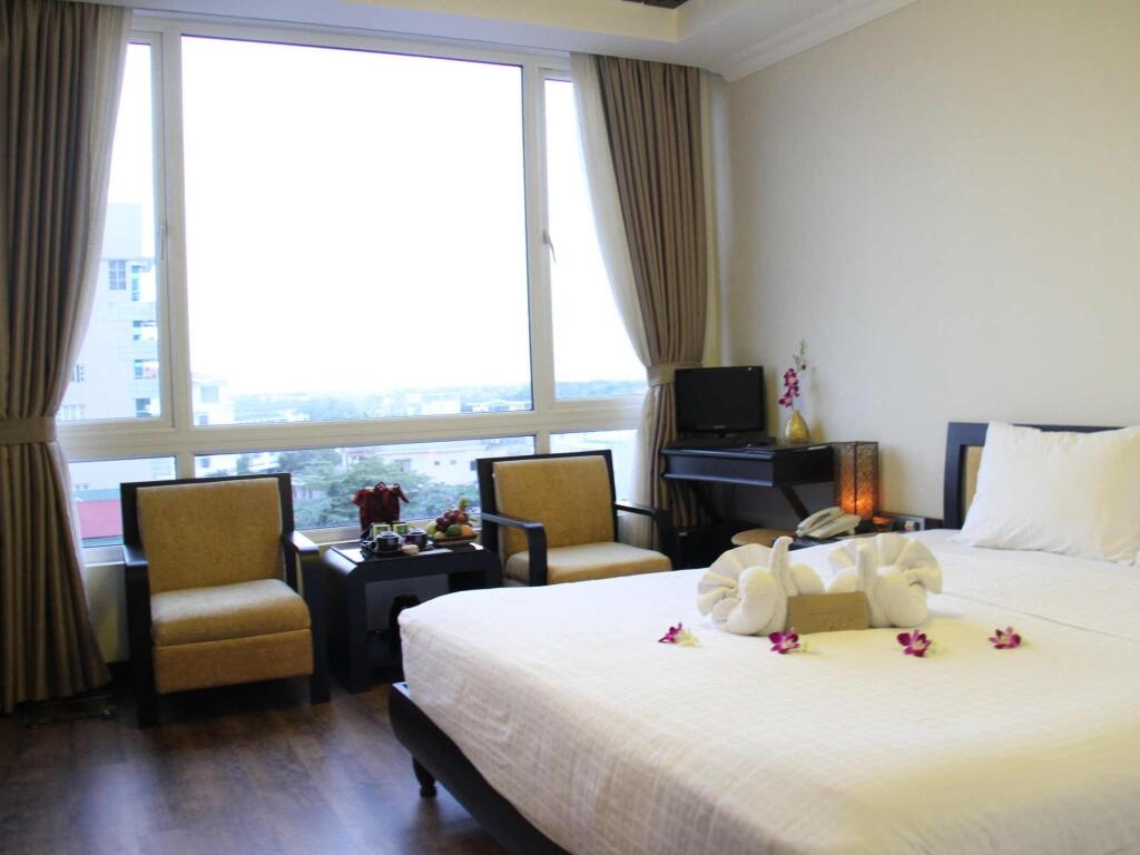 Хюэ: Orchid Hotel