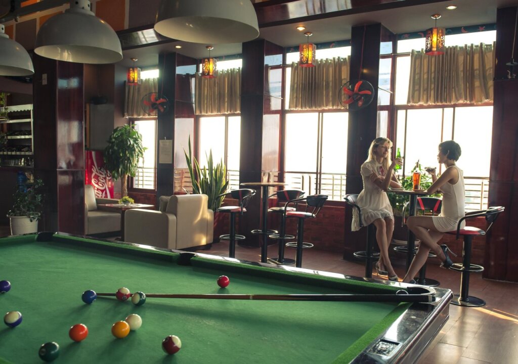 Нячанг: The Summer Hotel