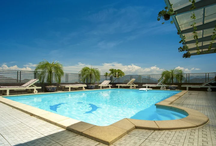 Нячанг: The Summer Hotel