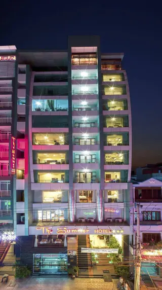 Нячанг: The Summer Hotel