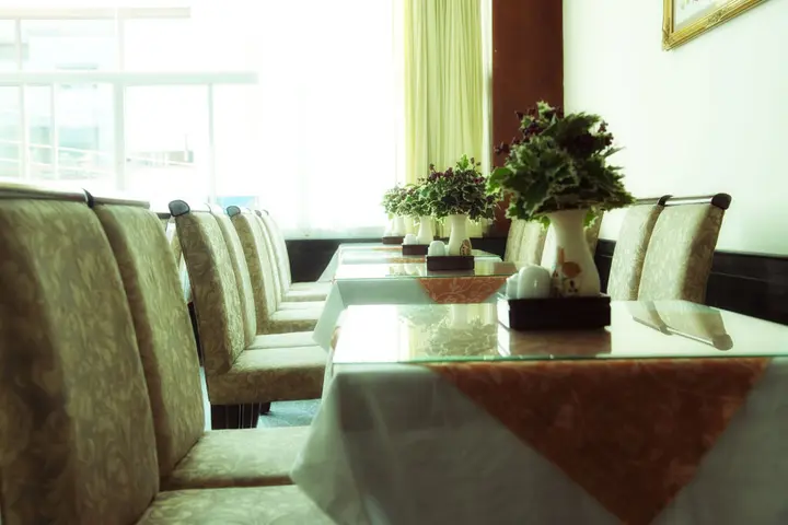 Нячанг: The Summer Hotel