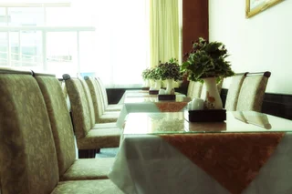 Нячанг: The Summer Hotel