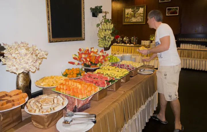 Нячанг: The Summer Hotel