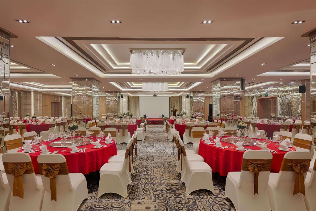 Халонг: Отель Halong Plaza