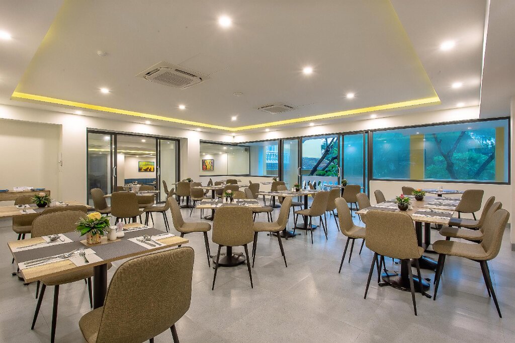 Хойан: Aurora Riverside Hotel and Spa