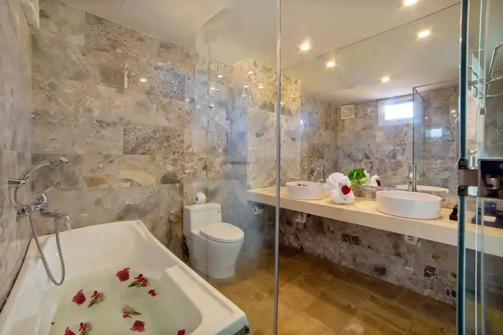 Хойан: Aurora Riverside Hotel and Spa