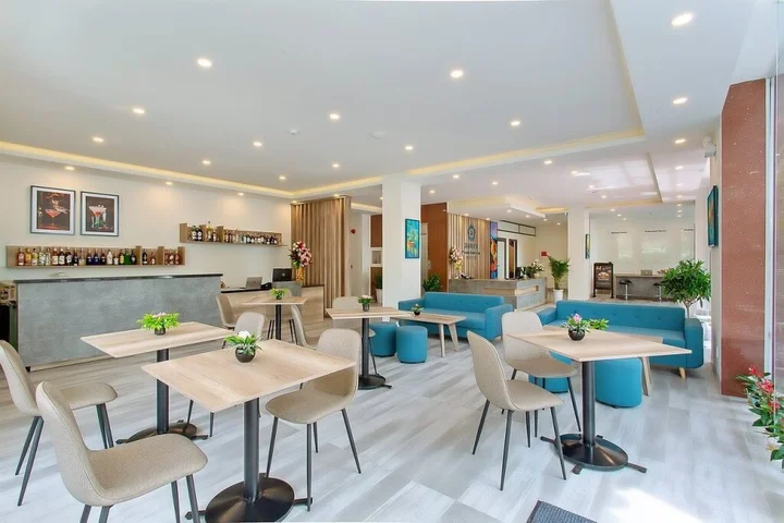 Хойан: Aurora Riverside Hotel and Spa