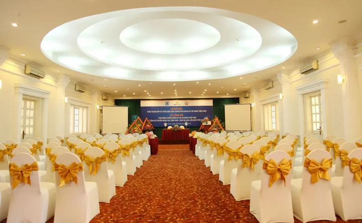 Халонг: Tuan Chau Resort Ha Long