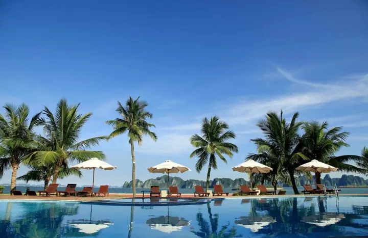 Халонг: Tuan Chau Resort Ha Long