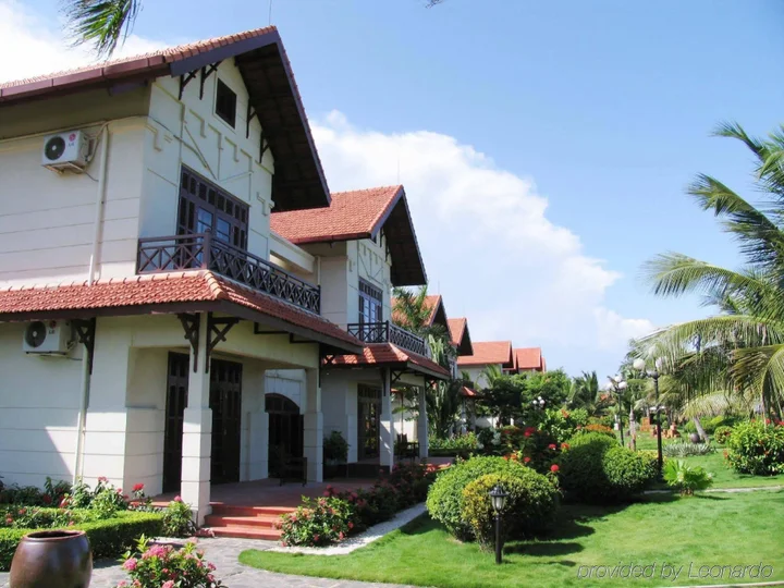 Халонг: Tuan Chau Resort Ha Long