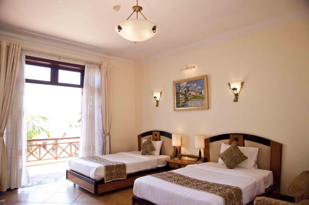 Халонг: Tuan Chau Resort Ha Long