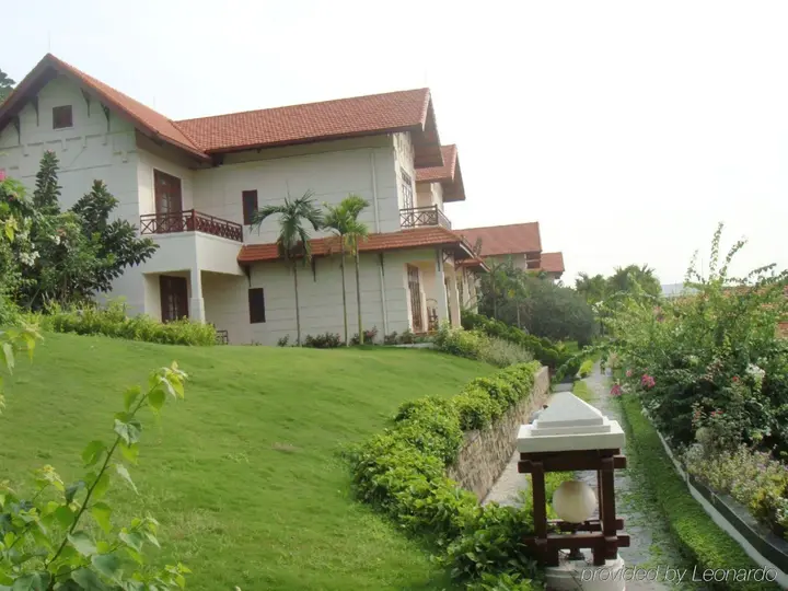 Халонг: Tuan Chau Resort Ha Long