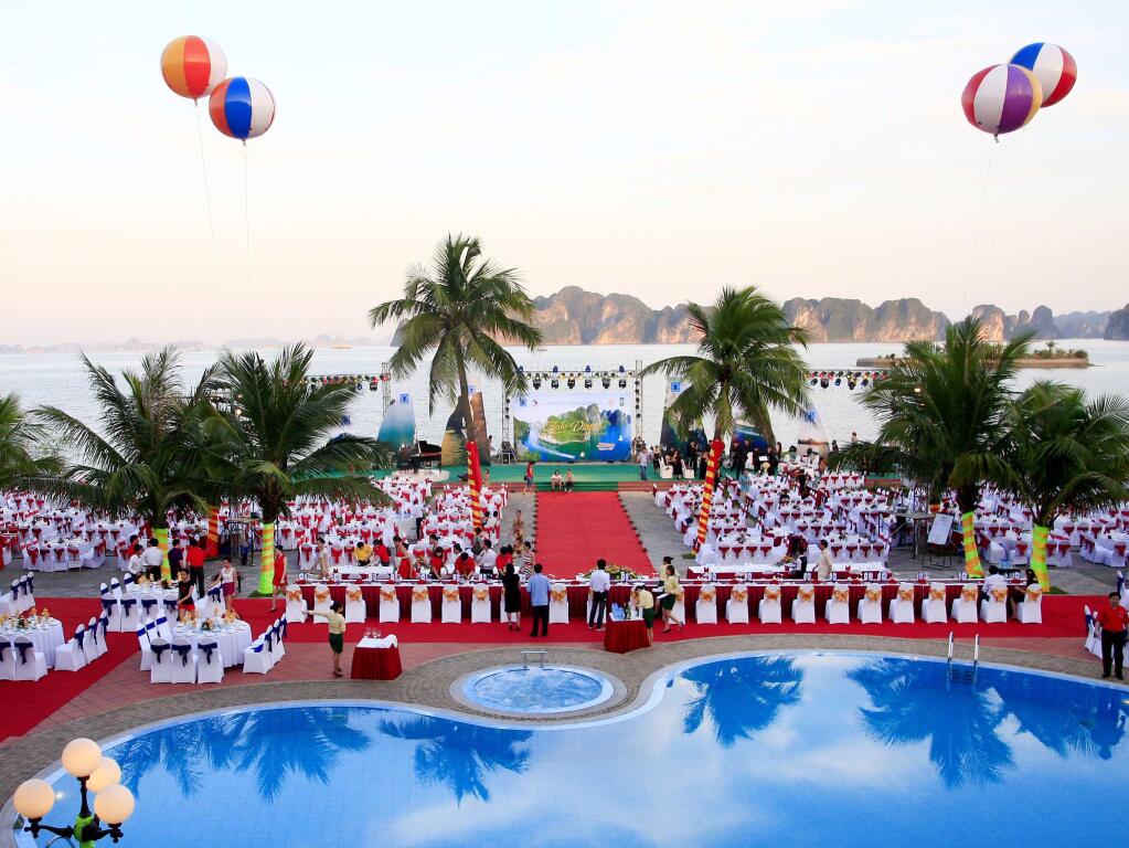 Халонг: Tuan Chau Resort Ha Long