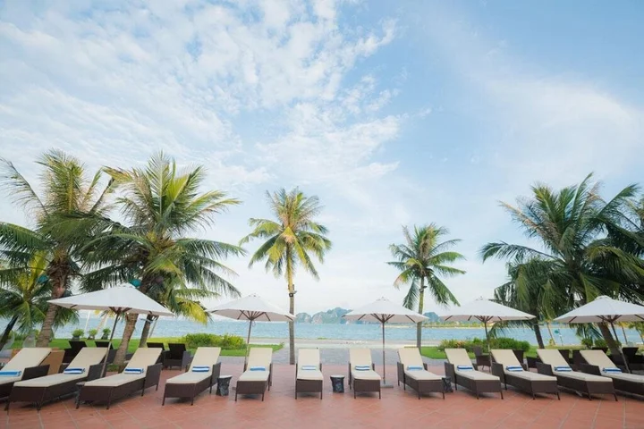 Халонг: Tuan Chau Resort Ha Long