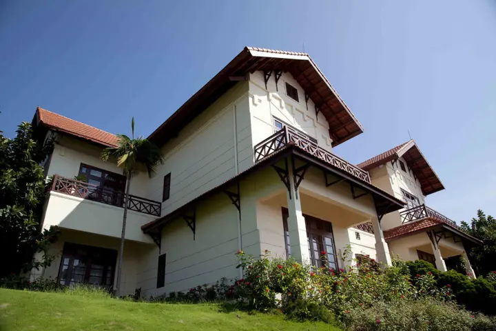 Халонг: Tuan Chau Resort Ha Long