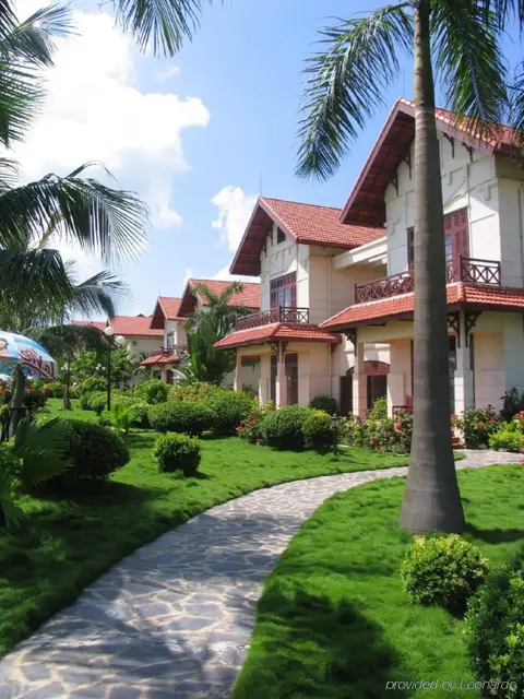 Халонг: Tuan Chau Resort Ha Long