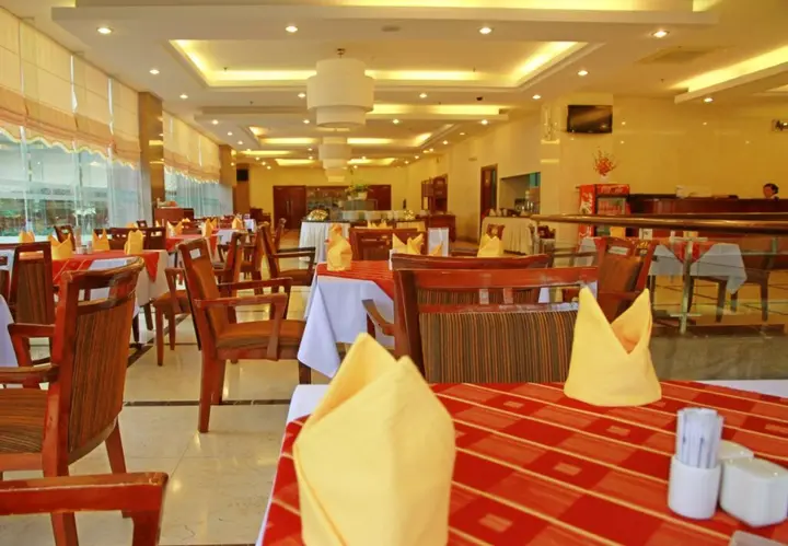 Буонматхуот: Dakruco Hotel