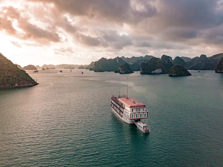 Халонг: Heritage Line Ginger Cruise – Ha Long Bay & Lan Ha Bay