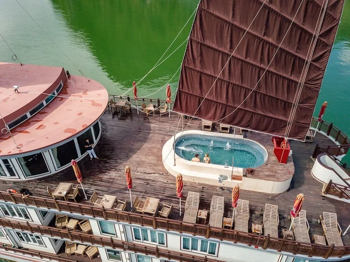 Халонг: Heritage Line Ginger Cruise – Ha Long Bay & Lan Ha Bay