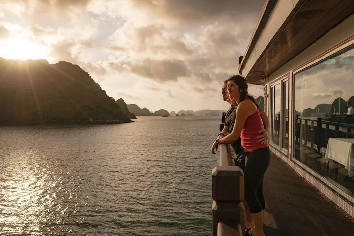 Халонг: Heritage Line Ginger Cruise – Ha Long Bay & Lan Ha Bay