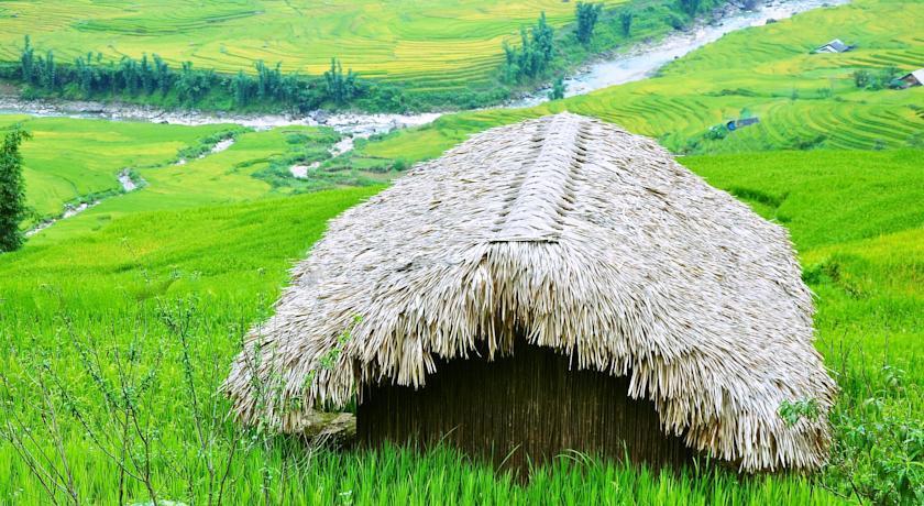 Шапа: Hmong Mountain Retreat