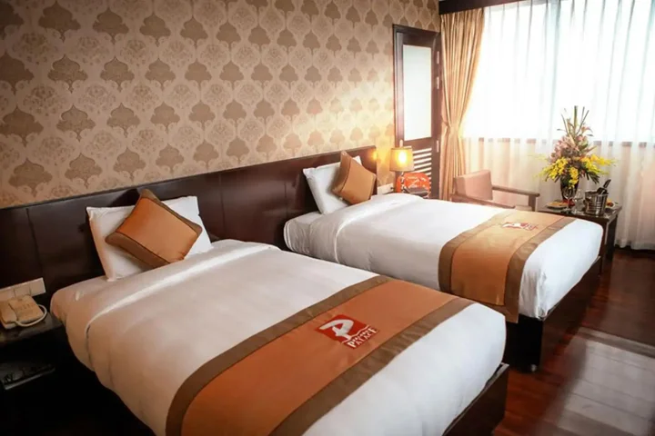 Халонг: Halong Palace Hotel