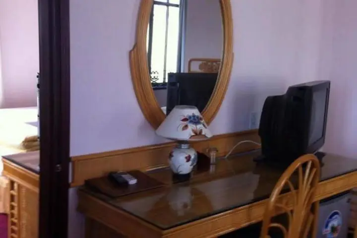 Хюэ: Areca Hotel