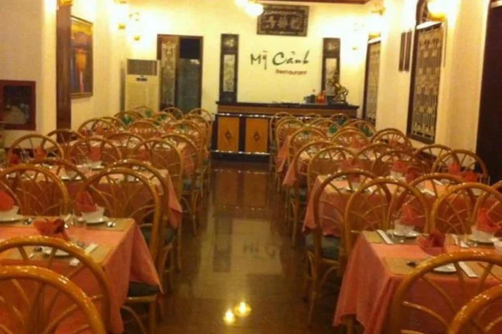 Хюэ: Areca Hotel