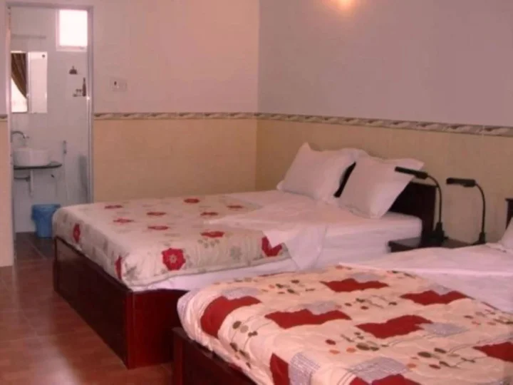 Бенче: Oasis Hotel
