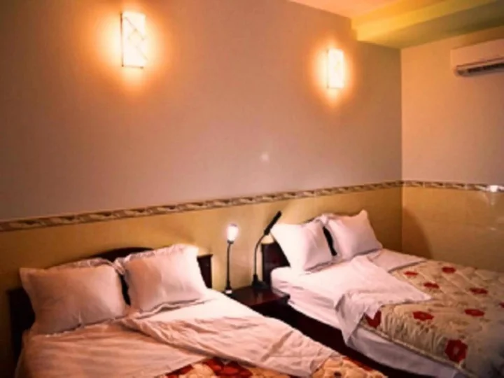 Бенче: Oasis Hotel