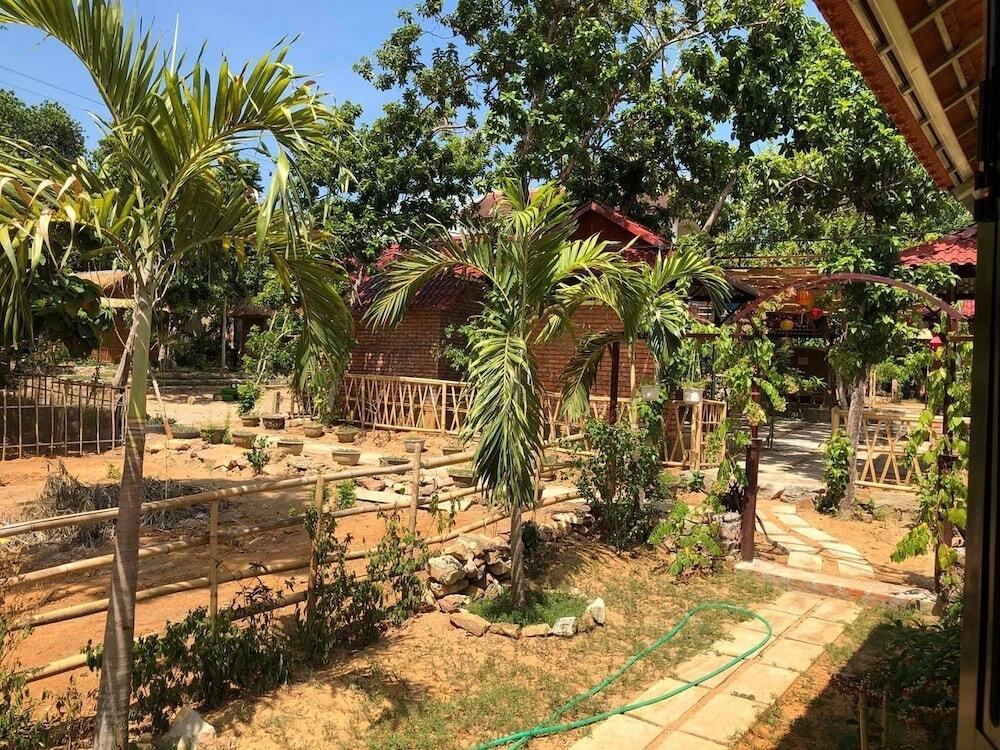 Хюэ: Hue Lotus