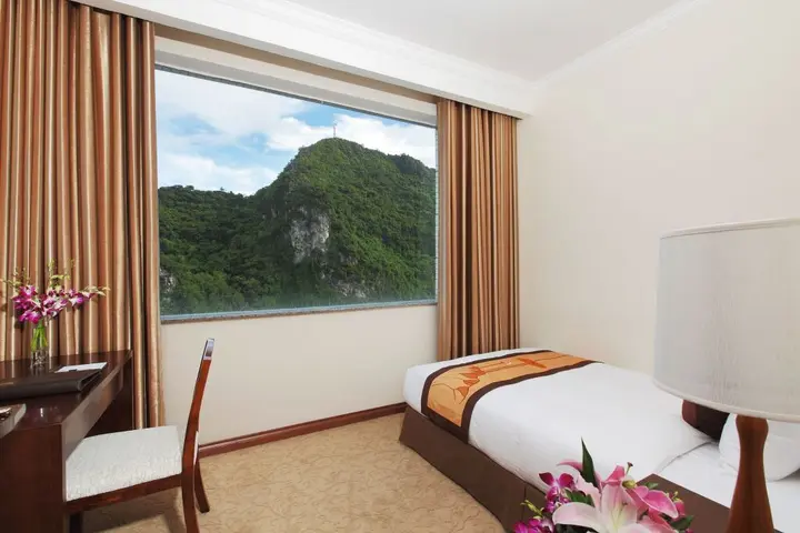 Халонг: Ha Long DC Hotel