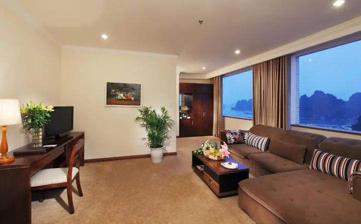 Халонг: Ha Long DC Hotel