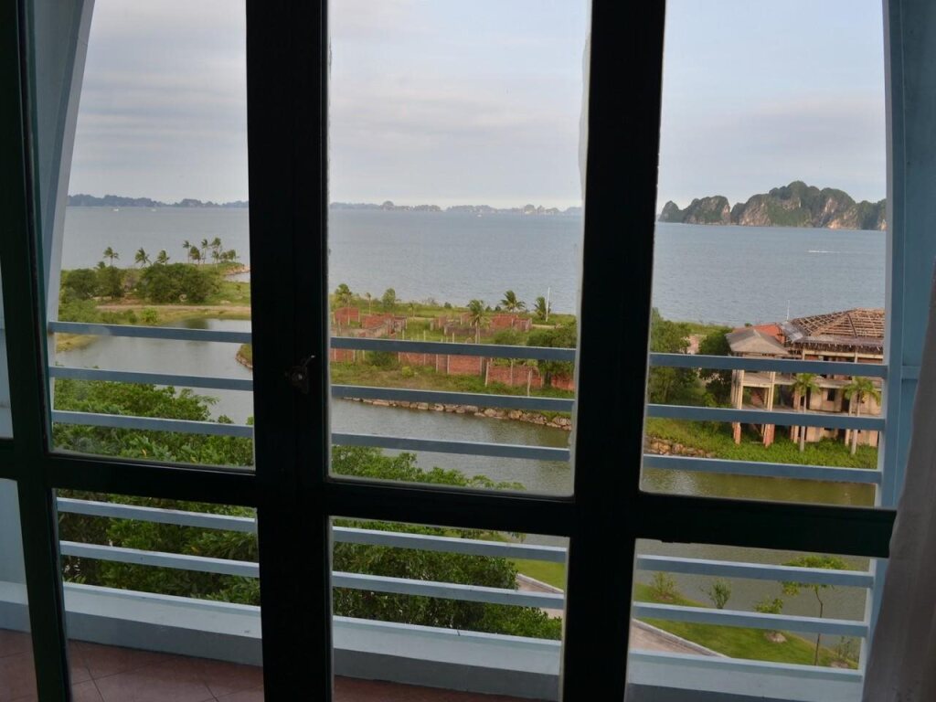 Халонг: Atlantic Tuan Chau Hotel