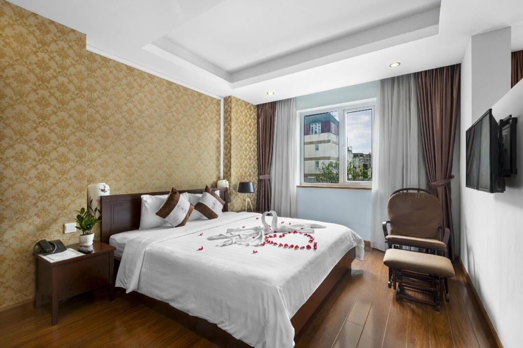 First Eden Hotel — фото 1