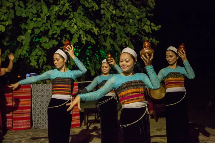Маи-Чау: Mai Chau Lodge