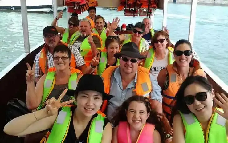 Халонг: Legend White Dolphin Cruise