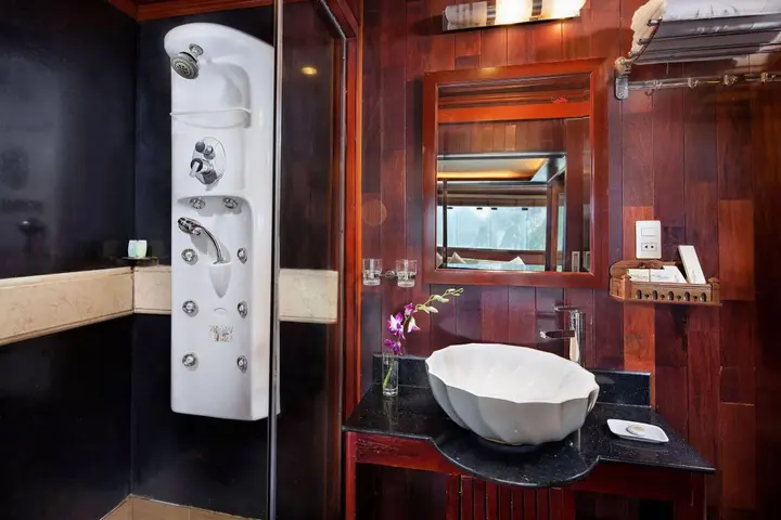 Халонг: Halong Paloma Cruise